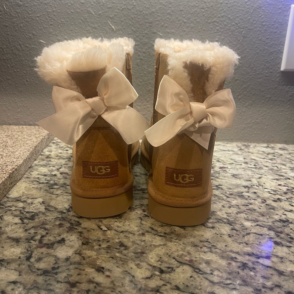 Ugh Boots Bailey Bow Mini Shimmer